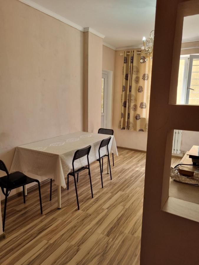 Diplomat Apartments บิชเคก ภายนอก รูปภาพ